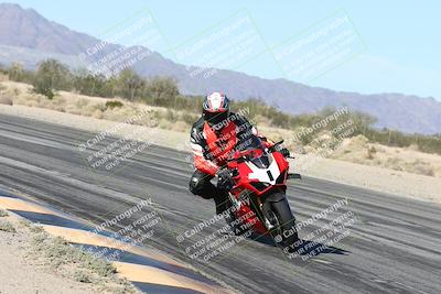 media/Dec-04-2025-Racers Edge (Thu) [[5ebc9f124d]]/3-B Group/3-Session 2 (Turn 7 Inside)/